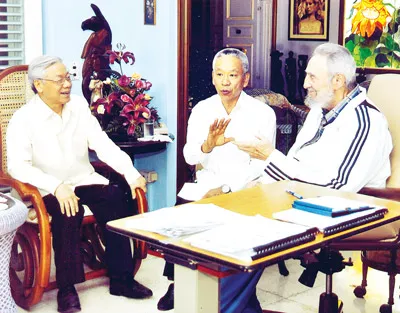 Tổng Bí thư Nguyễn Phú Trọng thăm lãnh tụ Cuba Fidel Castro