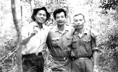 Nhớ những ngày tháng tư ở Nam Lào