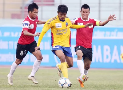 Trước loạt trận vòng 15 V-League 2012 (ngày 29-4): Còn nước còn tát!