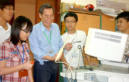 Về quê nhà, xây dựng ngành kỹ thuật y sinh