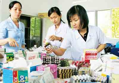 Prices of many different kinds of domestic and foreign medicines increased in April (File photo)
