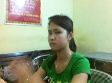 Student Huyen at the police station for further investigation