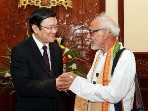 President Truong Tan Sang receives president of the India-Vietnam Solidarity Committee Geetesh Sharma in Hanoi on May 22.