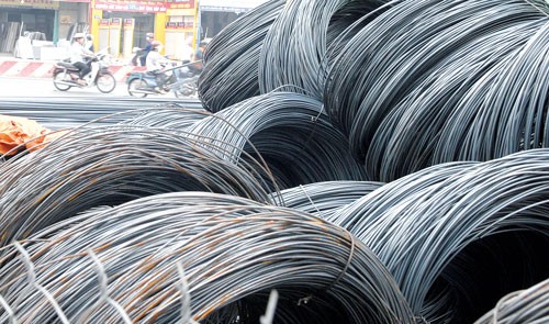 Inventory of steel rose 1.1 per cent in the first four months of 2012. (Photo: SGGP)
