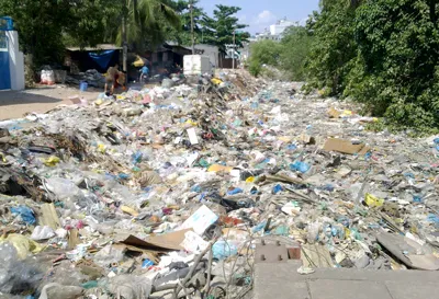 Dòng kênh thành bãi rác