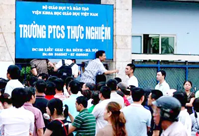 Việc hỗn loạn mua đơn vào lớp 1 ở Trường PTCS Thực nghiệm - Sức nóng chưa giảm