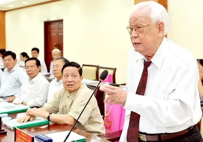 Đồng chí Trần Trọng Tân phát biểu ý kiến tại hội thảo. Ảnh: V.Dũng