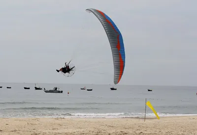 Màn nhào lộn ngoạn mục của vận động viên Mathive (Pháp)