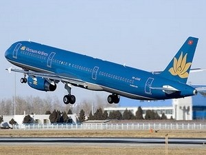 Rough weather on June 19 caused Vietnam Airlines to cancel many flights