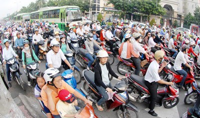 Increase in vehicular traffic has worsened pollution in HCMC (Photo: SGGP)