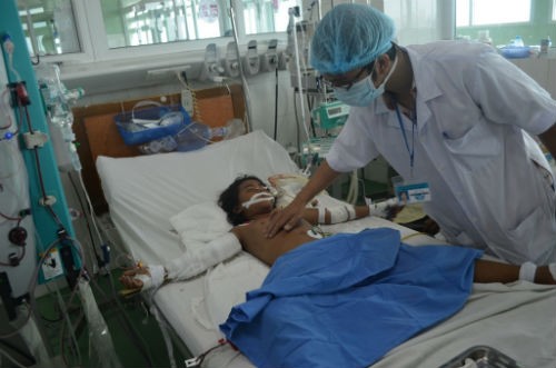 The young girl being treated in Children Hospital in Quang Ngai Province