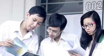 Ngày thứ hai thi tốt nghiệp THPT - Chật vật với Sử, Địa