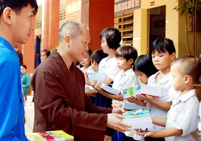 Hoạt động từ thiện