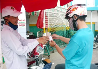 Người dân chưa quen với chứng từ đổ xăng, dầu