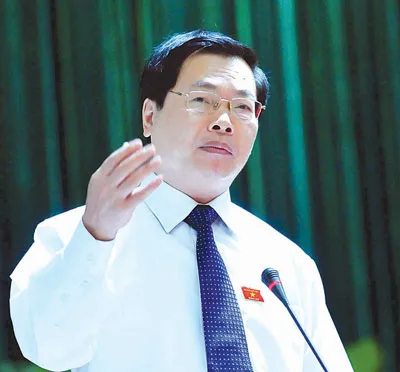 “Nóng” chuyện độc quyền điện, xăng