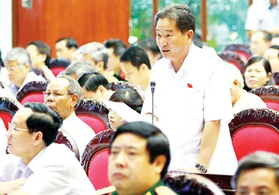 ĐB Nguyễn Bá Thuyền (Lâm Đồng): "Nếu không chống được tham nhũng, Việt Nam không phải là nước chậm phát triển mà là nước khó phát triển. Chính phủ có giải pháp gì?"