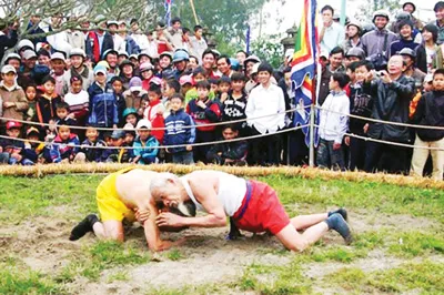Hội vật là nét đẹp văn hóa của ngư dân phá Tam Giang - Cầu Hai vào mỗi dịp đầu xuân.