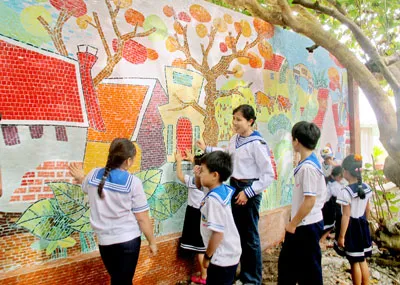 Lá cờ gốm khổng lồ ở Trường Sa Lớn - Tình yêu với biển đảo quê hương