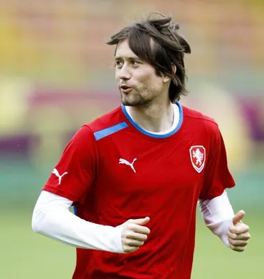 Rosciky đã trở lại sân tập CH Séc.