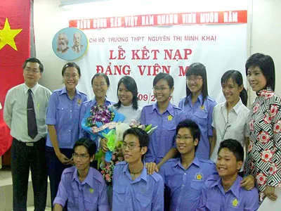 Những “hạt giống đỏ” tuổi 18