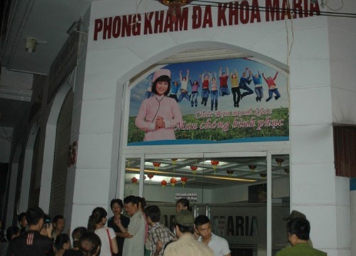 Phong's relatives demand an explanation of the death at the Chinese clinic