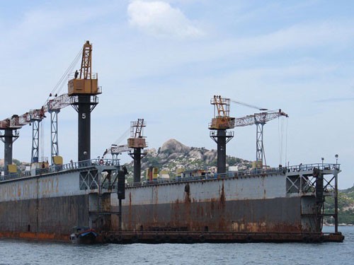 The floating wharf 83 (photo NLD)