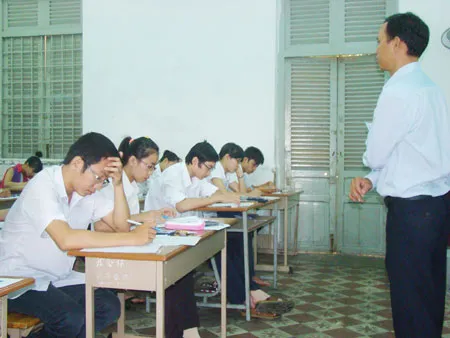 Thí sinh trong giờ làm bài thi môn toán. Ảnh: Thanh Hùng