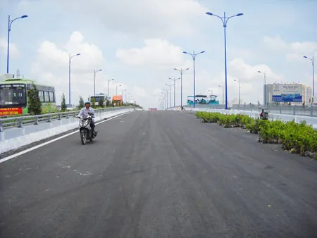 Ngày mai, 10-7, cầu Rạch Chiếc thông xe