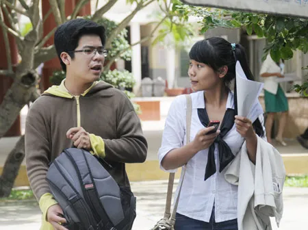 Kết thúc kỳ thi đại học 2012: Đề thi đậm hơi thở cuộc sống ảnh 2