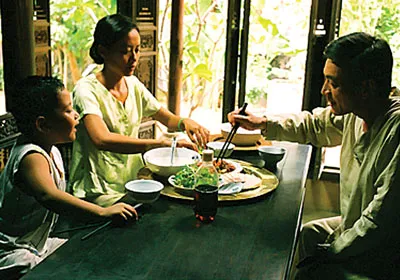 Một cảnh trong phim Trăng nơi đáy giếng do Hãng phim Giải phóng thực hiện.