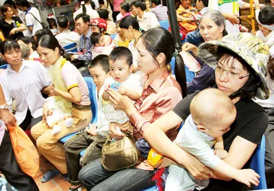 Oằn vai vì viện phí
