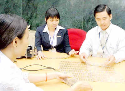 Ngân hàng huy động vàng để chuyển sang tiền đồng?