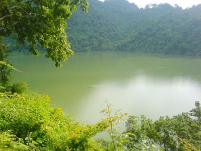 Ba Be lake-an attractive tourist spot that attracts many visitors, ( photo SGGP)