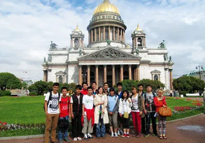 Vinamilk đài thọ cho sinh viên du học tại Nga năm 2012