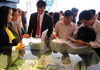 Nới lỏng tín dụng bất động sản - Tiềm ẩn nhiều rủi ro