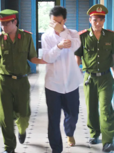 Vòi vĩnh “hoa hồng”, giám đốc phòng giao dịch ngân hàng lãnh án