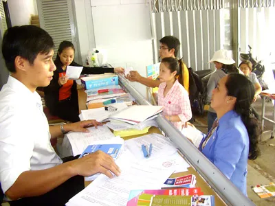 Tuyển sinh ĐH-CĐ 2012: Căng thẳng xét tuyển nguyện vọng bổ sung