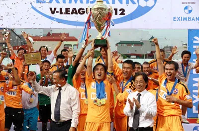 Kết thúc V-League 2012: Đà Nẵng vô địch, Đồng Tháp xuống hạng