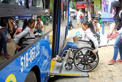 Doanh nghiệp, xã viên đầu tư xe buýt sạch ở TPHCM - Vì lợi ích cộng đồng
