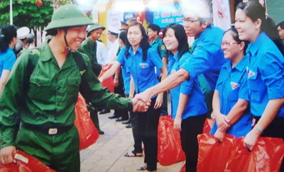 Rộn ràng hội tòng quân