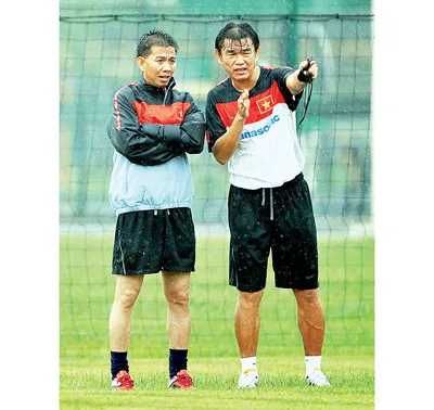 Tuyển Việt Nam sang Malaysia đá giao hữu - Tính phương án bổ sung người