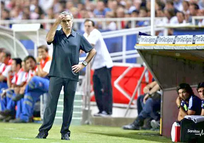 Mourinho lại nổi cơn thịnh nộ