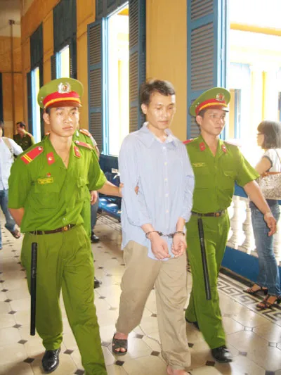 Y án tử hình người chồng đốt chết vợ