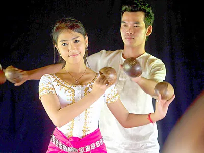 Múa apsara trên đầm lầy