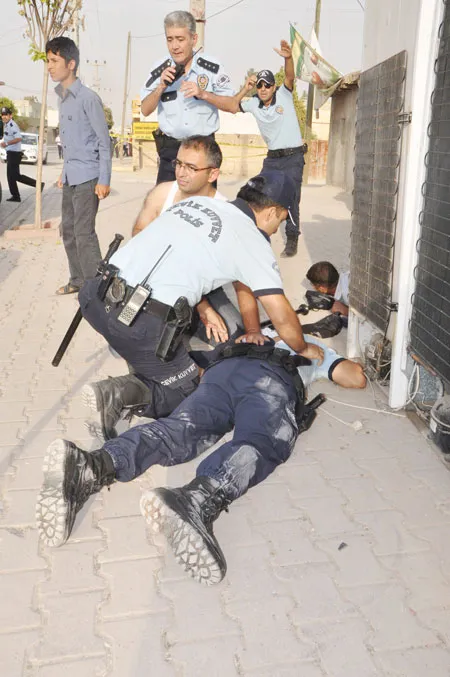 Một cảnh sát Thổ Nhĩ Kỳ bị thương trong vụ pháo kích