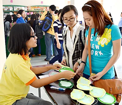 Tham gia thiết kế mô hình "Cây sáng tạo". Xác lập kỷ lục 1.000 ý tưởng sáng tạo với chủ đề "Vì thành phố văn minh, hiện đại và phát triển".