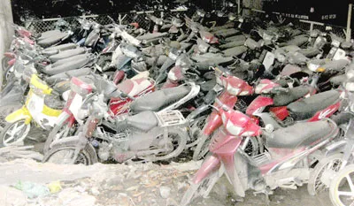 Nhiều xe vi phạm, trong đó có cả xe giá trị cao, nhưng chủ phương tiện không đến đóng phạt và nhận xe.