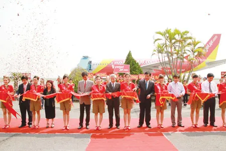 100.000 vé máy bay giá siêu tiết kiệm “ 10.000 đồng - Bay khắp Việt Nam”