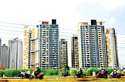 Một khu chung cư cao cấp vừa được xây dựng tại quận 2. Ảnh: CAO THĂNG