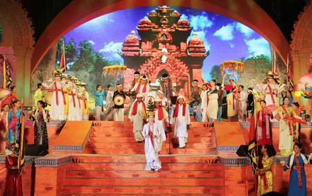 Tái hiện lễ rước Y trang của đồng bào Chăm